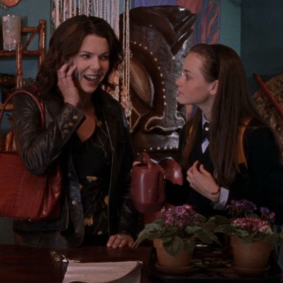 Vintage Top ASO Lorelai Gilmore on Gilmore Girls - Picture 2 of 4